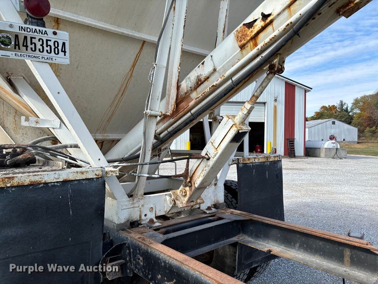 image for item EV3248 1988 GMC C7 fertilizer delivery truck