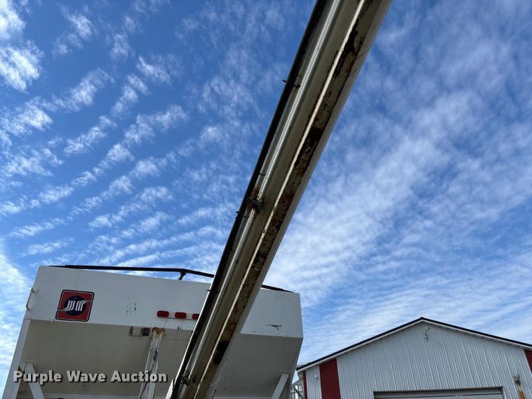 image for item EV3248 1988 GMC C7 fertilizer delivery truck