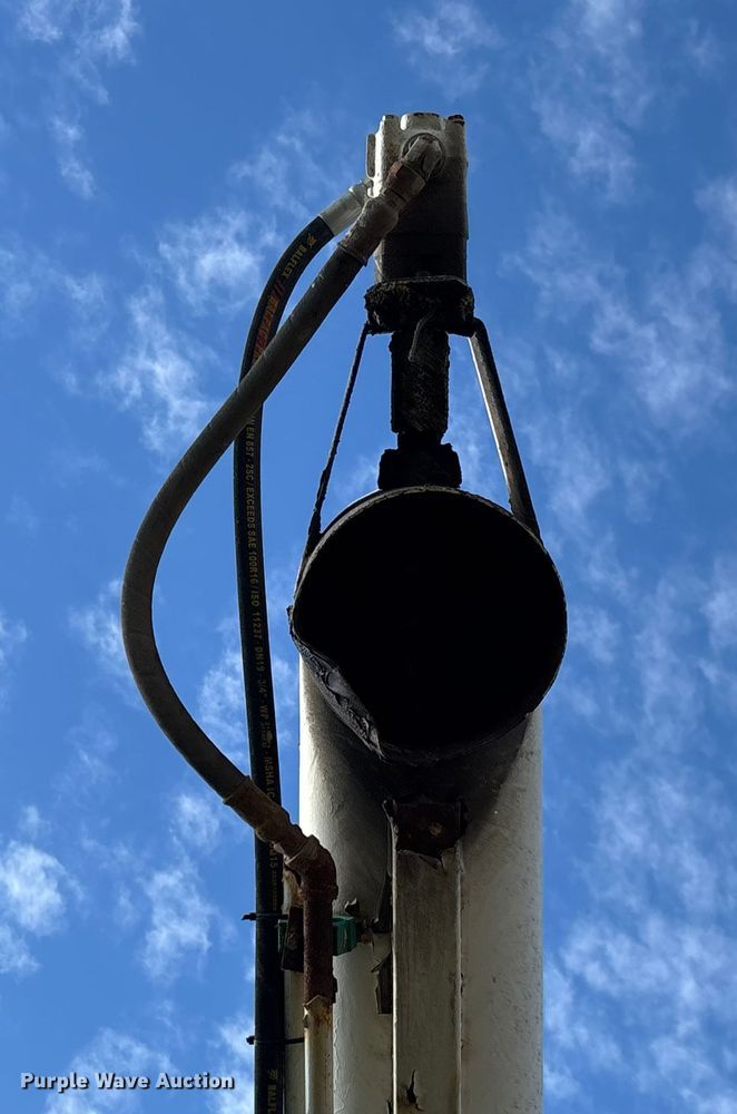 image for item EV3248 1988 GMC C7 fertilizer delivery truck