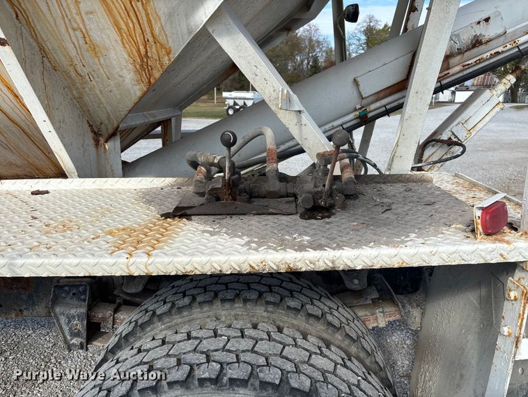 image for item EV3248 1988 GMC C7 fertilizer delivery truck