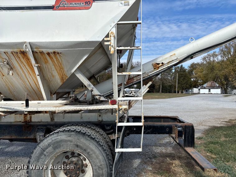 image for item EV3248 1988 GMC C7 fertilizer delivery truck