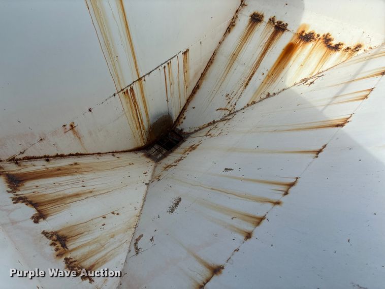 image for item EV3248 1988 GMC C7 fertilizer delivery truck