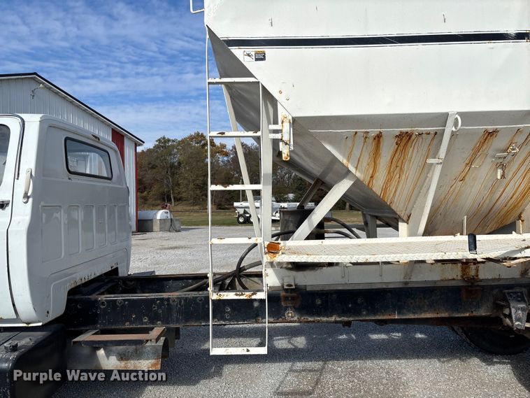 image for item EV3248 1988 GMC C7 fertilizer delivery truck