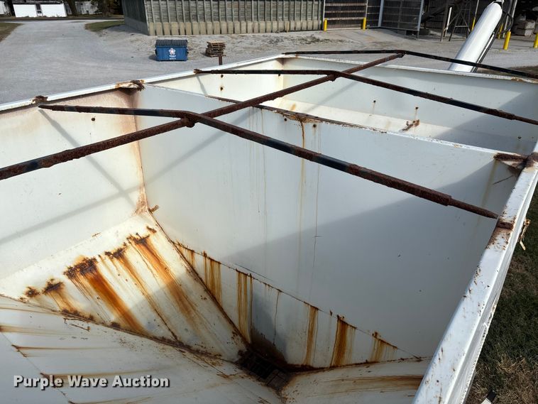 image for item EV3248 1988 GMC C7 fertilizer delivery truck