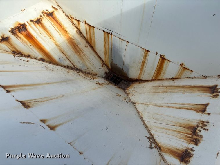 image for item EV3248 1988 GMC C7 fertilizer delivery truck