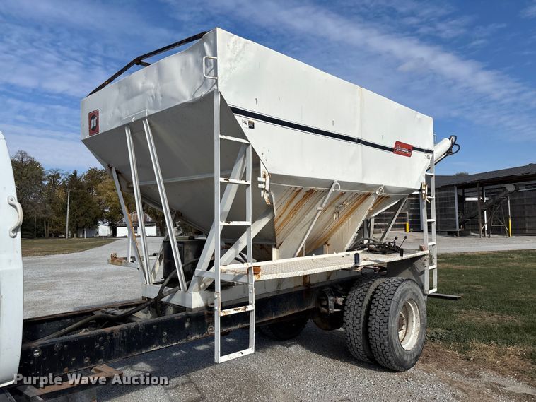 image for item EV3248 1988 GMC C7 fertilizer delivery truck