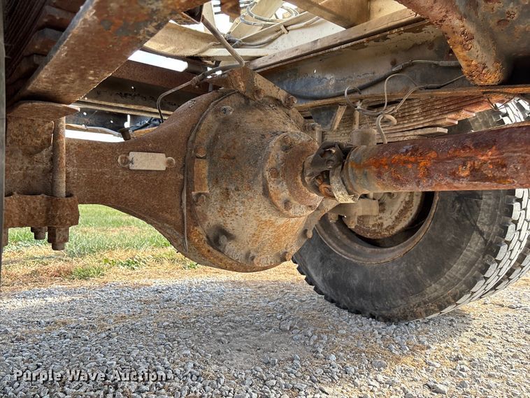 image for item EV3248 1988 GMC C7 fertilizer delivery truck