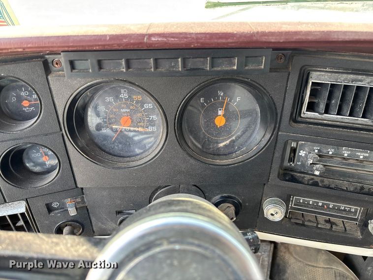 image for item EV3248 1988 GMC C7 fertilizer delivery truck