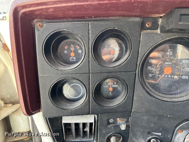 image for item EV3248 1988 GMC C7 fertilizer delivery truck