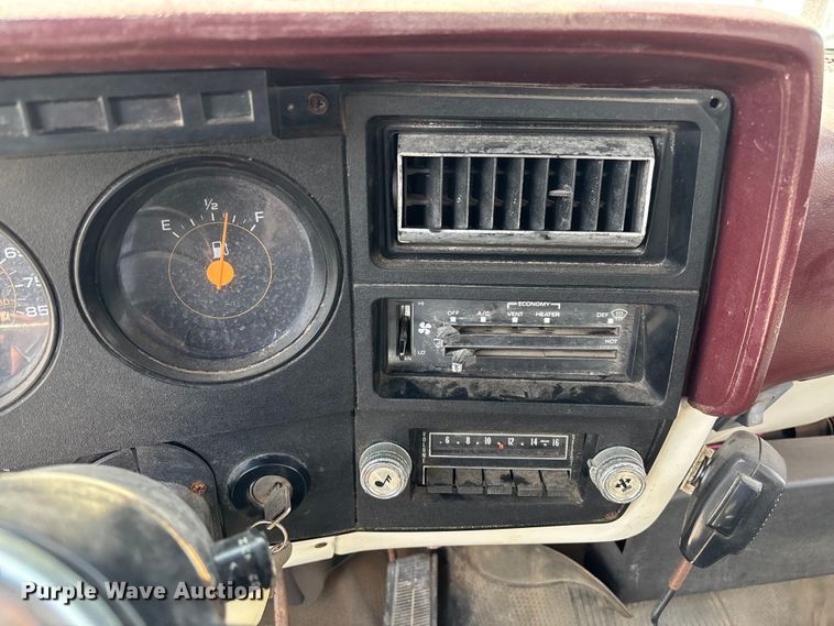 image for item EV3248 1988 GMC C7 fertilizer delivery truck