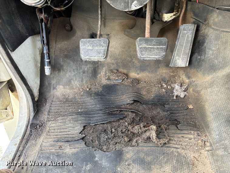 image for item EV3248 1988 GMC C7 fertilizer delivery truck