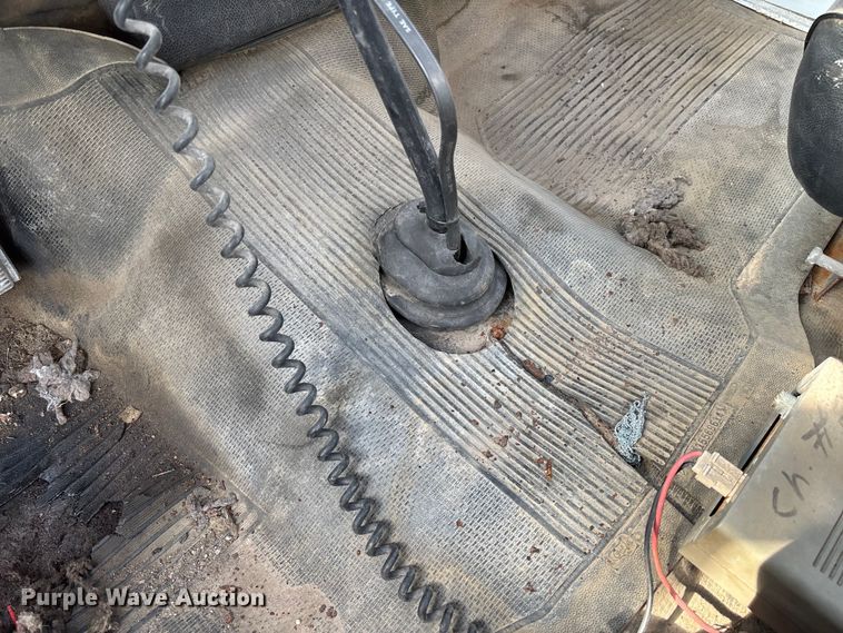 image for item EV3248 1988 GMC C7 fertilizer delivery truck