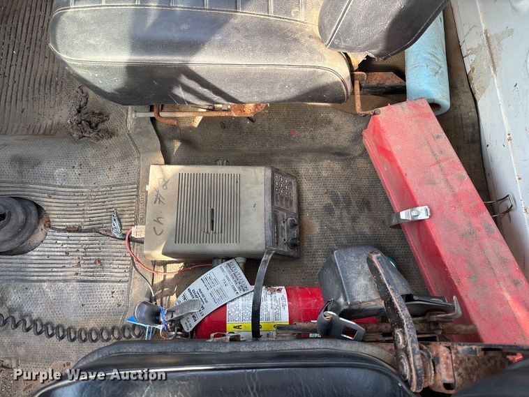 image for item EV3248 1988 GMC C7 fertilizer delivery truck