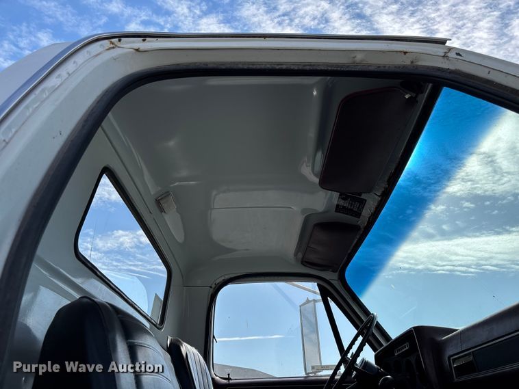 image for item EV3248 1988 GMC C7 fertilizer delivery truck