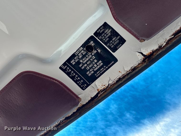 image for item EV3248 1988 GMC C7 fertilizer delivery truck