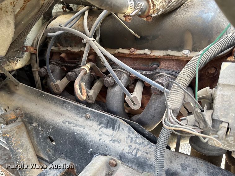 image for item EV3248 1988 GMC C7 fertilizer delivery truck