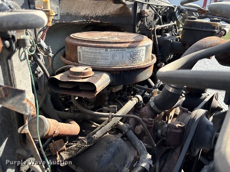 image for item EV3248 1988 GMC C7 fertilizer delivery truck