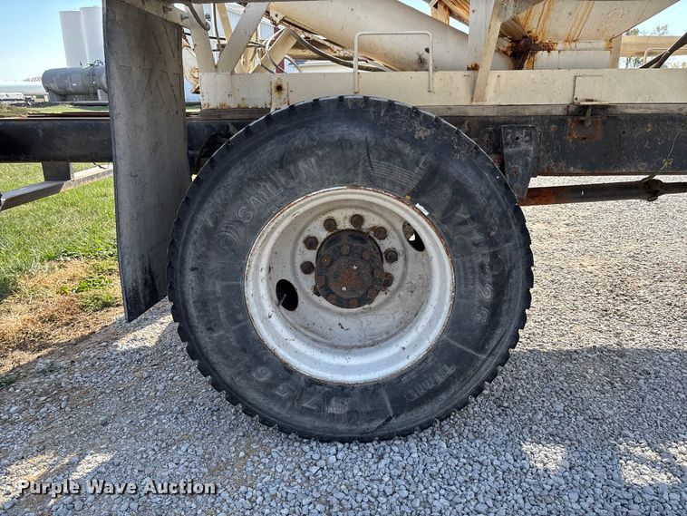 image for item EV3248 1988 GMC C7 fertilizer delivery truck