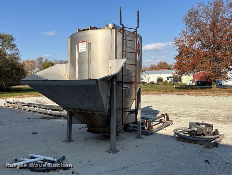 image for item EV3250 Doyle vertical fertilizer blender