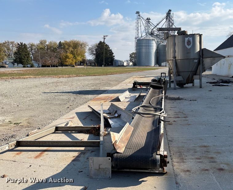 image for item EV3250 Doyle vertical fertilizer blender