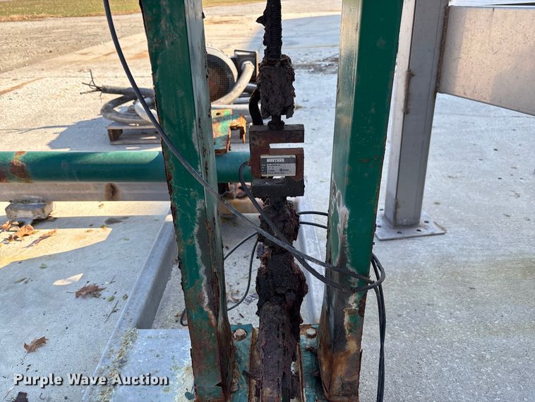 image for item EV3250 Doyle vertical fertilizer blender