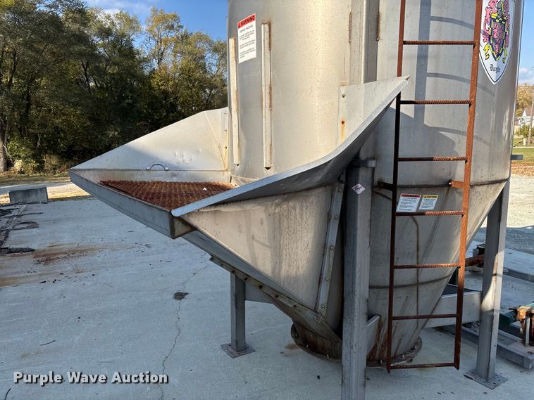 image for item EV3250 Doyle vertical fertilizer blender