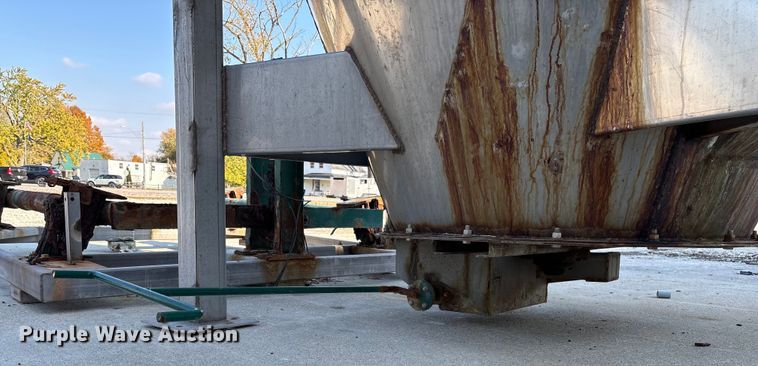 image for item EV3250 Doyle vertical fertilizer blender