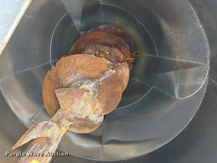 image for item EV3250 Doyle vertical fertilizer blender