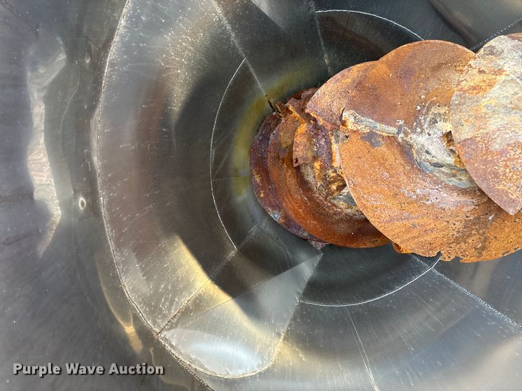 image for item EV3250 Doyle vertical fertilizer blender