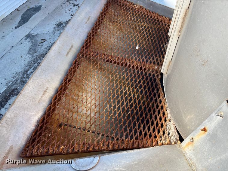 image for item EV3250 Doyle vertical fertilizer blender