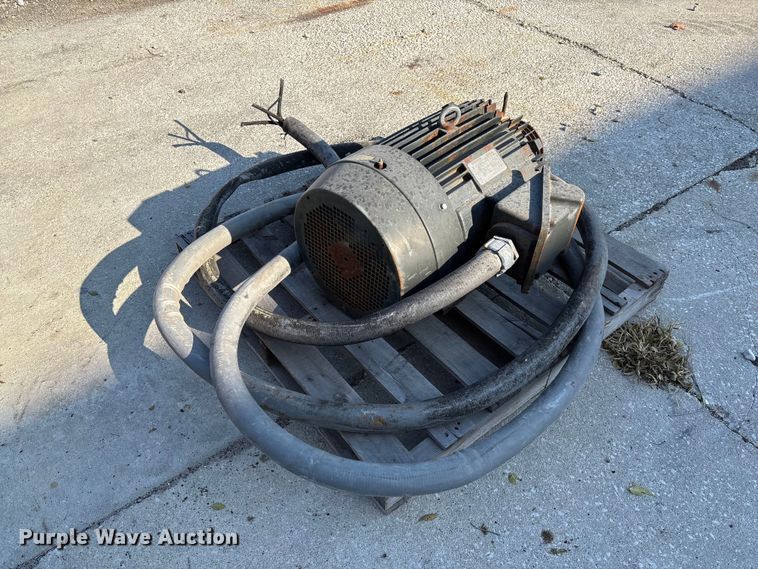 image for item EV3250 Doyle vertical fertilizer blender