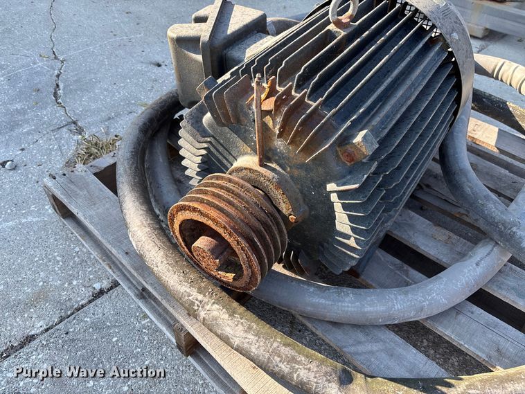 image for item EV3250 Doyle vertical fertilizer blender