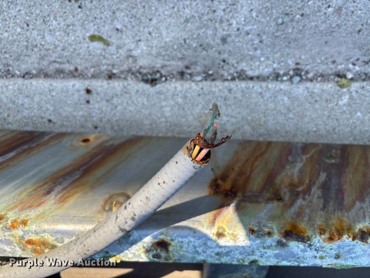 image for item EV3250 Doyle vertical fertilizer blender