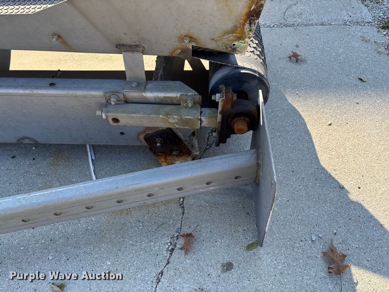 image for item EV3250 Doyle vertical fertilizer blender