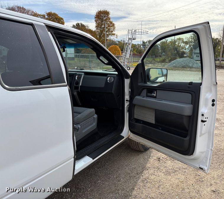 image for item EV3251 2013 Ford F150 SuperCab pickup truck