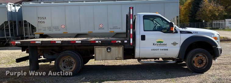 image for item EV3252 2013 Ford F550 flatbed truck