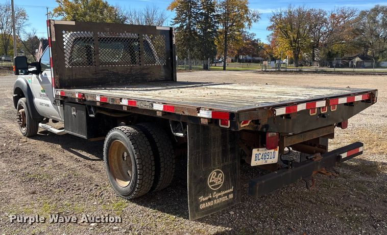 image for item EV3252 2013 Ford F550 flatbed truck