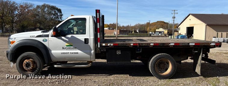 image for item EV3252 2013 Ford F550 flatbed truck