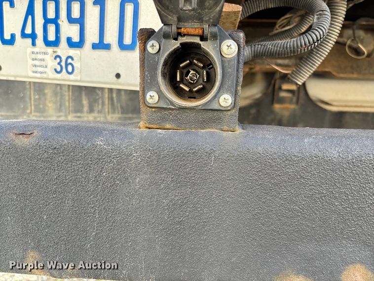 image for item EV3252 2013 Ford F550 flatbed truck