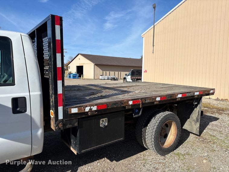 image for item EV3252 2013 Ford F550 flatbed truck