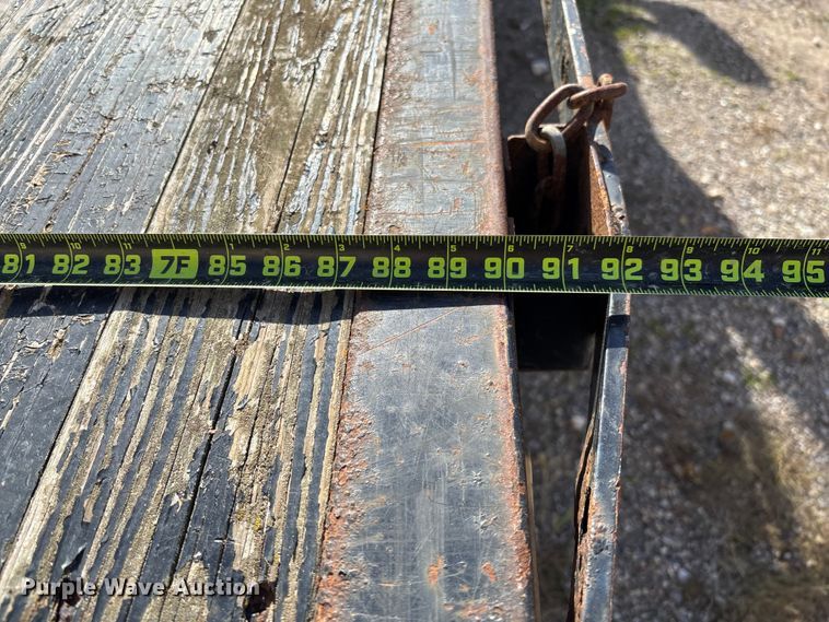 image for item EV3252 2013 Ford F550 flatbed truck