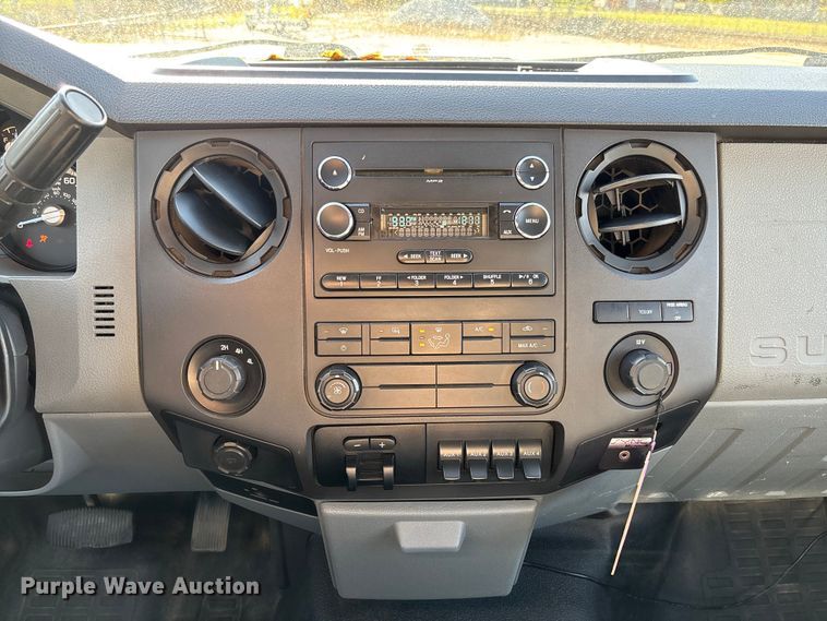 image for item EV3252 2013 Ford F550 flatbed truck