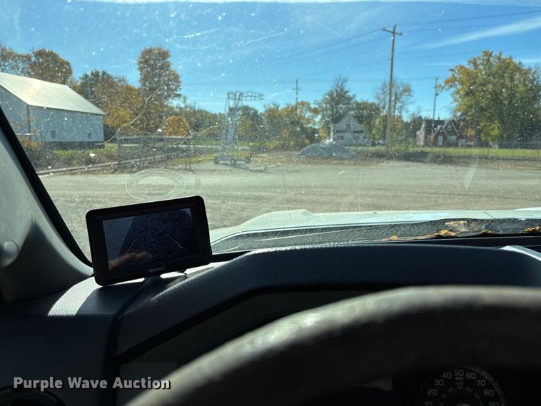 image for item EV3252 2013 Ford F550 flatbed truck