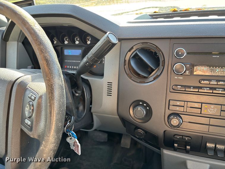 image for item EV3252 2013 Ford F550 flatbed truck