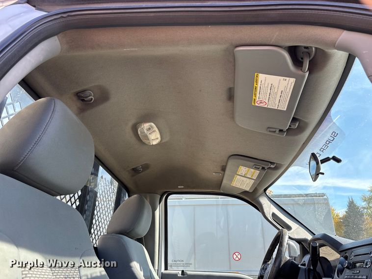 image for item EV3252 2013 Ford F550 flatbed truck