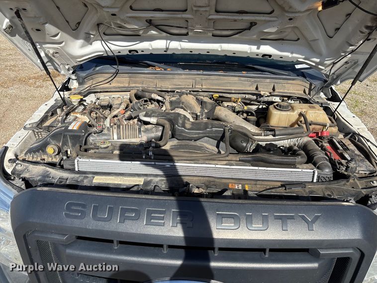 image for item EV3252 2013 Ford F550 flatbed truck