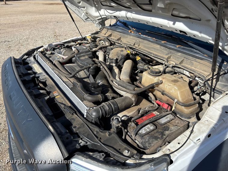 image for item EV3252 2013 Ford F550 flatbed truck