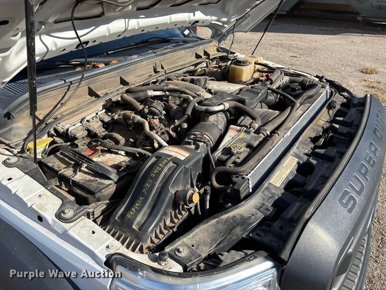 image for item EV3252 2013 Ford F550 flatbed truck