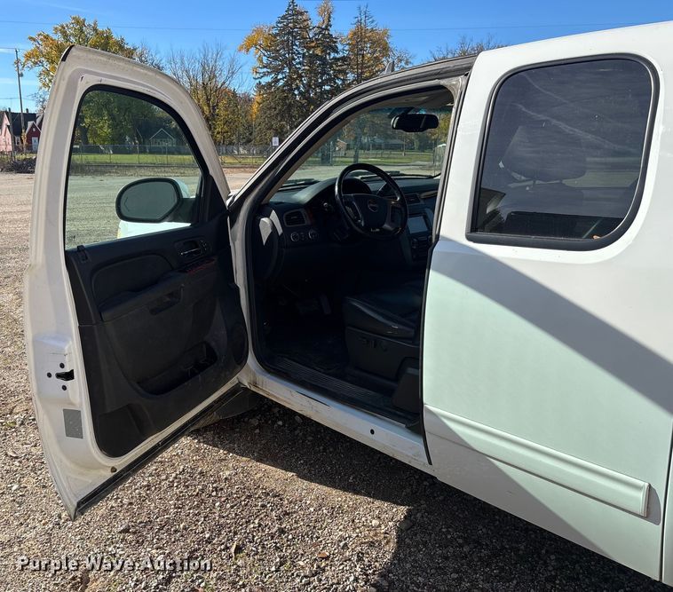 image for item EV3253 2012 GMC Sierra 1500 SLT Ext. Cab pickup truck