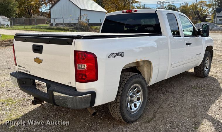 image for item EV3254 2011 Chevrolet Silverado 1500 LT Ext. Cab pickup truck